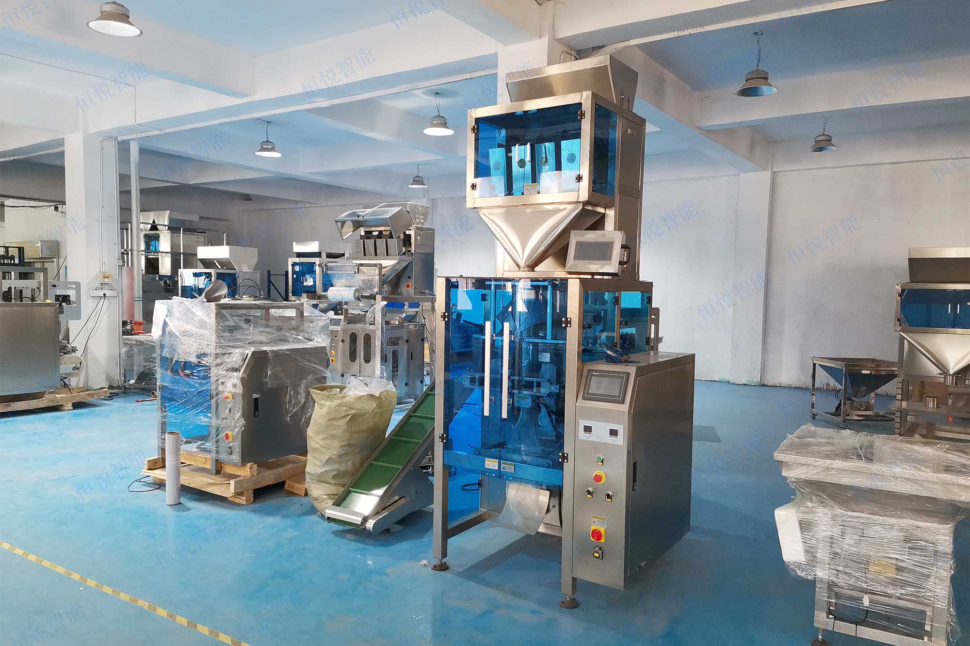 全自动颗粒称重91麻豆免费视频网站械设备是一种机械给料装置与传感器称重装置结合的一种定量装袋机械